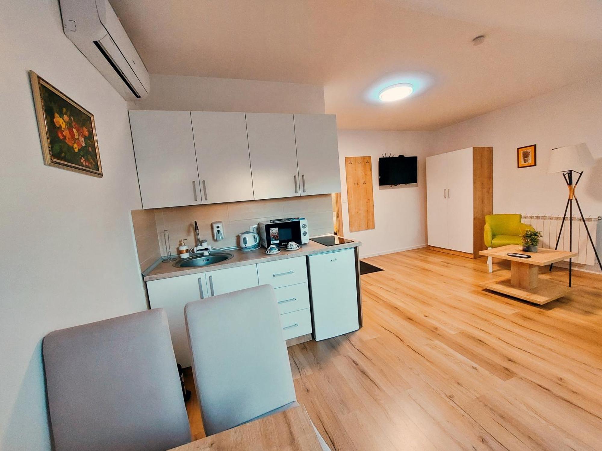 Buba Palace Nikšić Bagian luar foto