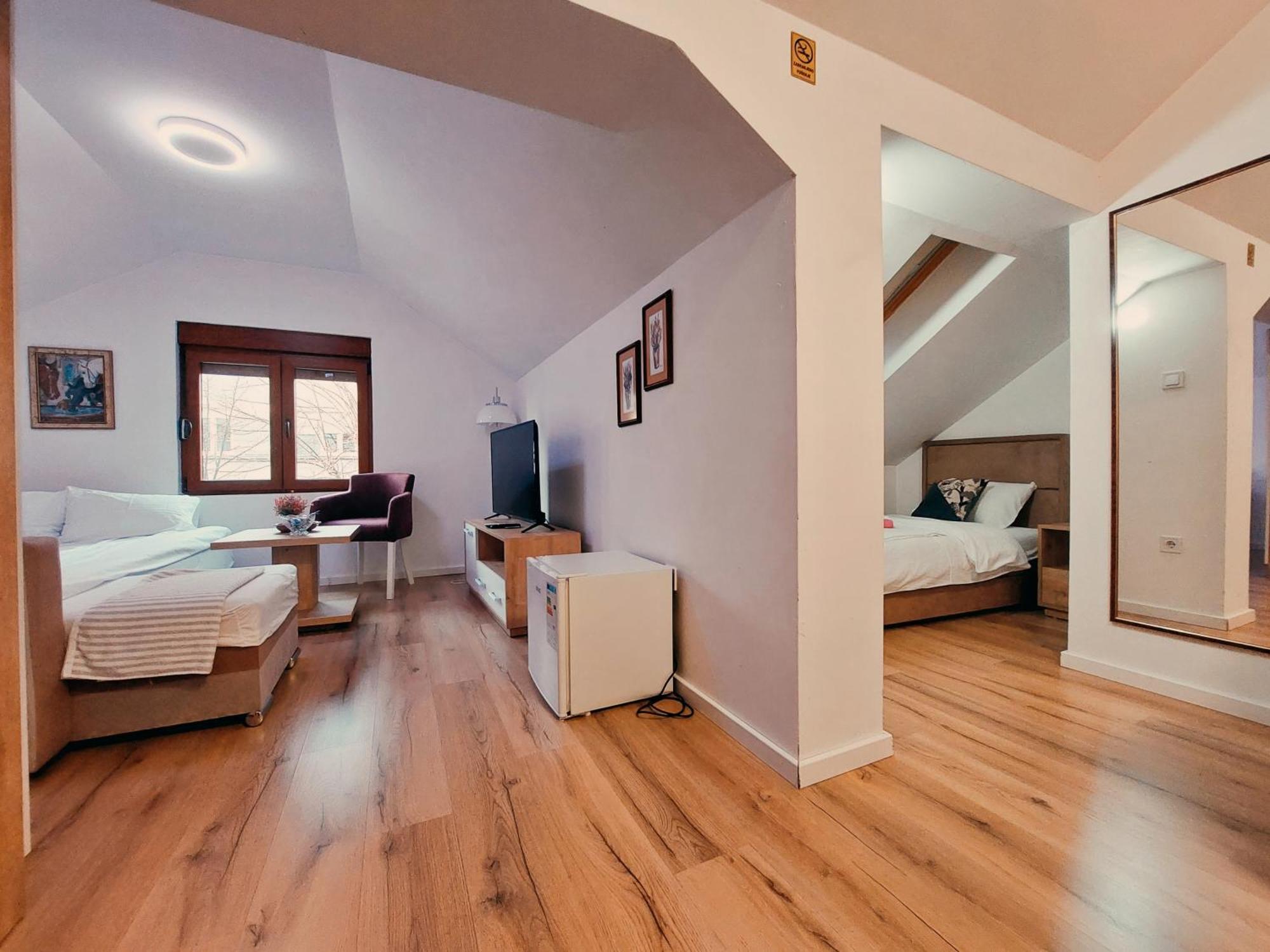 Buba Palace Nikšić Bagian luar foto