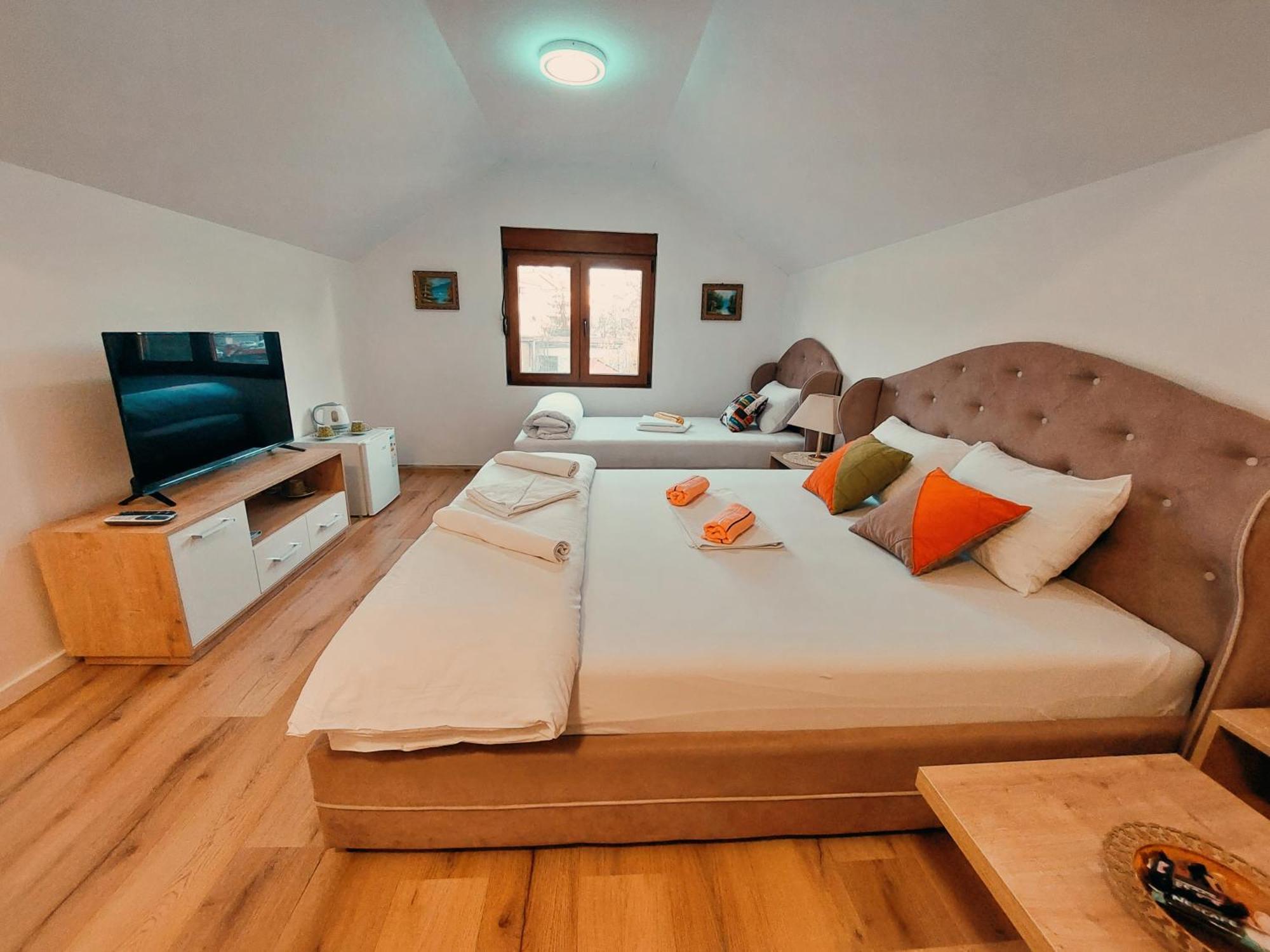 Buba Palace Nikšić Bagian luar foto
